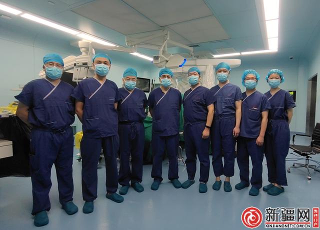 新医大附属肿瘤医院单孔多臂机器人手术实现新突破-4.jpg