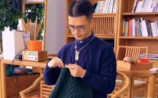 汕头85后小伙，靠织毛衣两登央视，一件毛衣卖9899元，年入500万-7.jpg