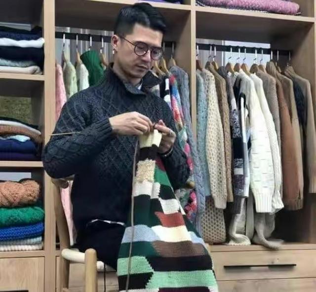 汕头85后小伙，靠织毛衣两登央视，一件毛衣卖9899元，年入500万-21.jpg
