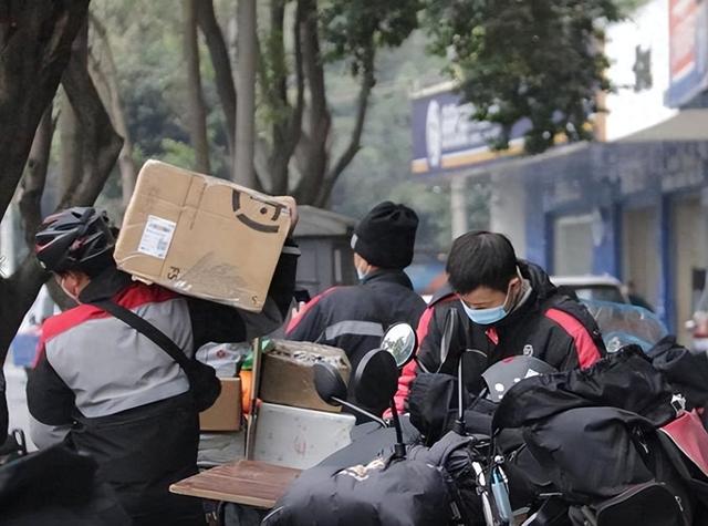 “网约护士”曝光，一次二到六百元，有人4年接了3000单-1.jpg