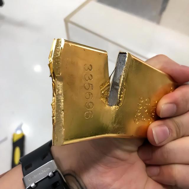 黄金骗局曝光！“周大福”“老凤祥”被造假，成本仅需几十元？-8.jpg