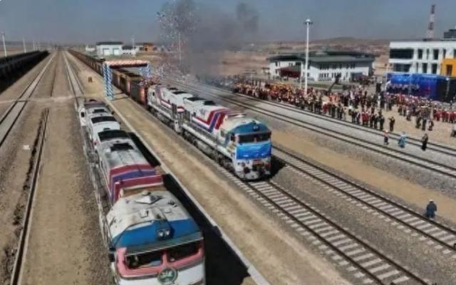 蒙古国堕落成“性旅游业”大国？建国已经百年，为何越混越惨？-14.jpg