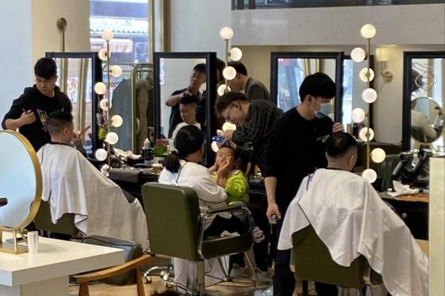 全国理发店陷入倒闭潮，不是没客人，而是自己把自己玩黄了！-11.jpg