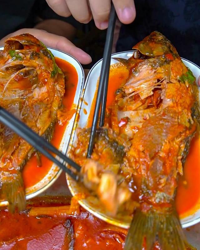 昆明8家能征服米其林评委的小馆子，食材很恶心，味道很土匪-5.jpg