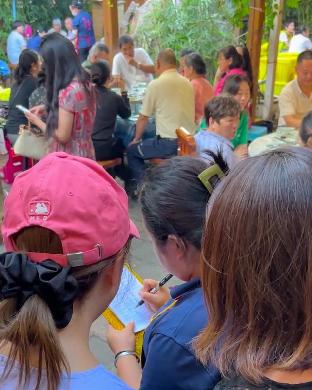 昆明8家能征服米其林评委的小馆子，食材很恶心，味道很土匪-14.jpg