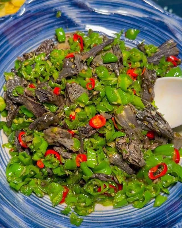 昆明8家能征服米其林评委的小馆子，食材很恶心，味道很土匪-22.jpg