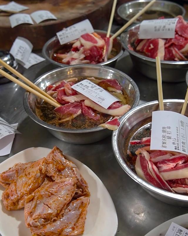 昆明8家能征服米其林评委的小馆子，食材很恶心，味道很土匪-24.jpg
