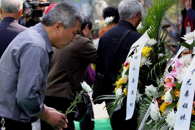 中国将迎来 “死亡高峰期”：一代人集体老去，人口天平彻底倾斜-9.jpg
