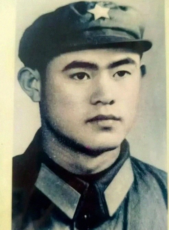 纸包不住火！南博前院长徐湖平 家中成堆古董曝光，竟只有高中学历-20.jpg
